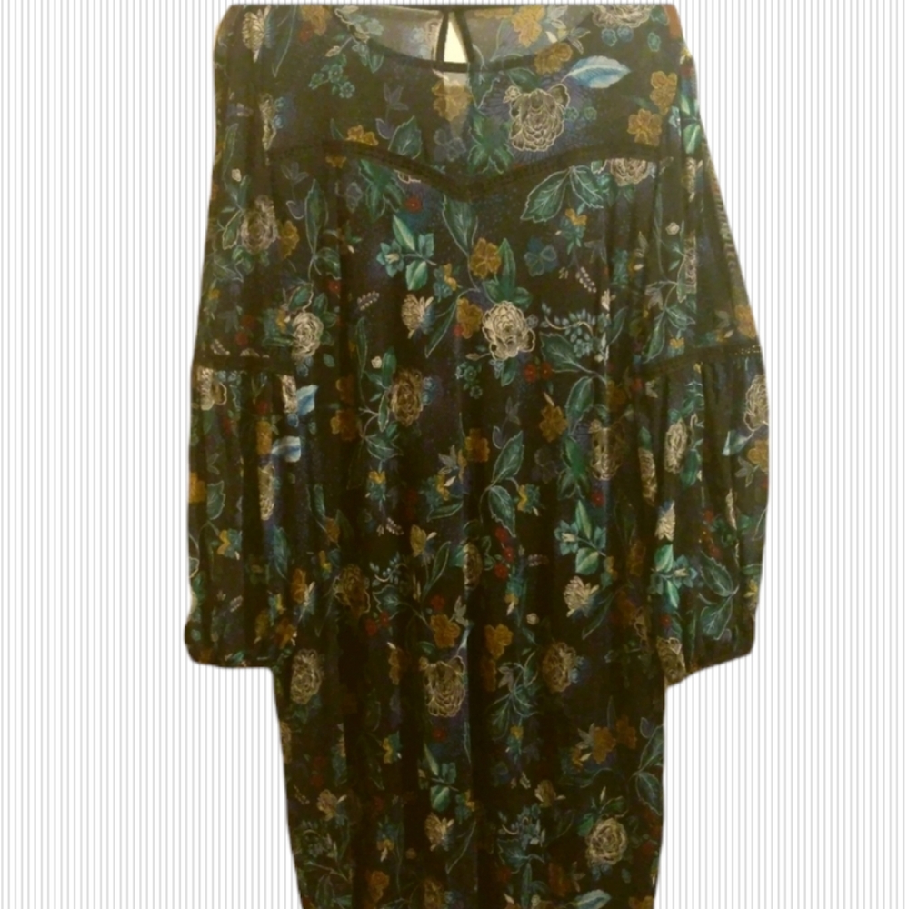 Thalia Sodi Long Sleeves, Sheer Lined Dress.